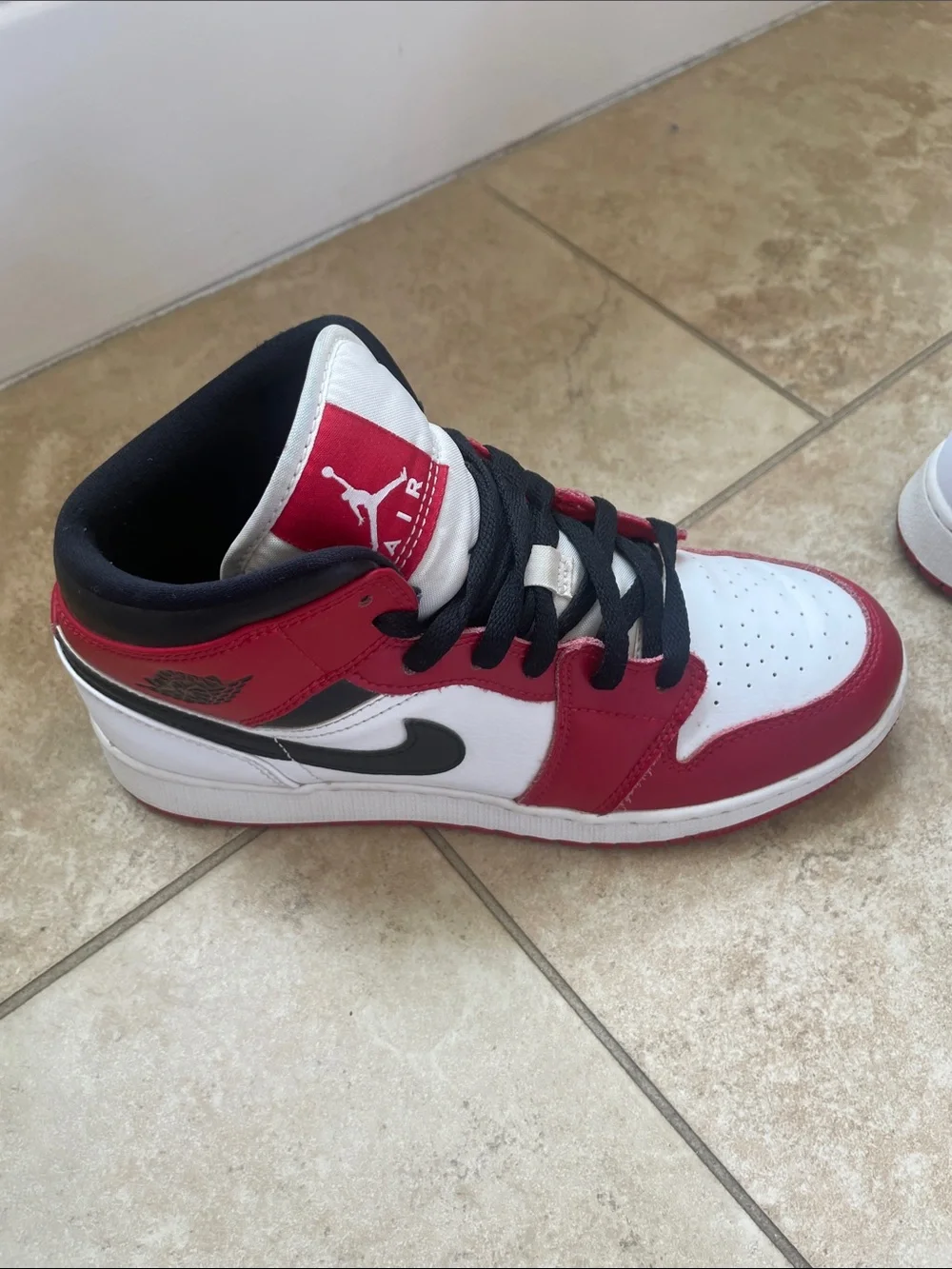 Nike Air Jordan 1 Mid White/Red/Black Basketball Shoes